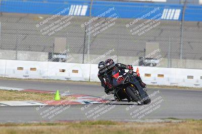 media/Nov-26-2022-Fastrack Riders (Sat) [[b001e85eef]]/Level 3/Session 3 Outside Turn 9/